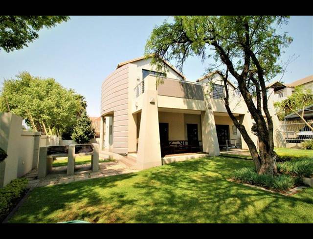 2 BEDROOM PROPERTY TO RENT IN LONEHILL